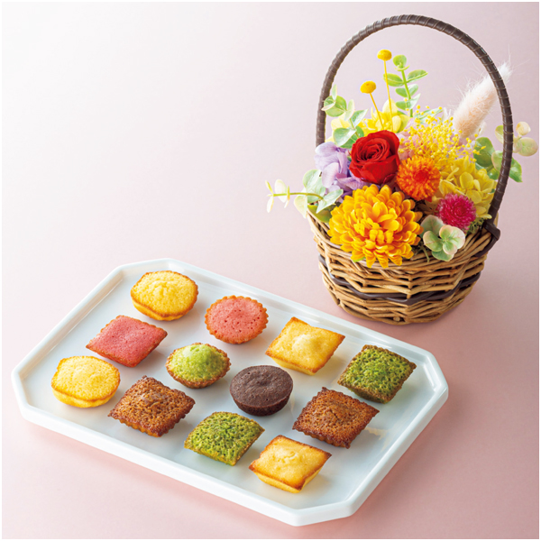 【母の日】アンリ・シャルパンティエ プティ・ガトー・アソルティとプリザーブドフラワー「ガーデン」【480039】 商品画像(1)