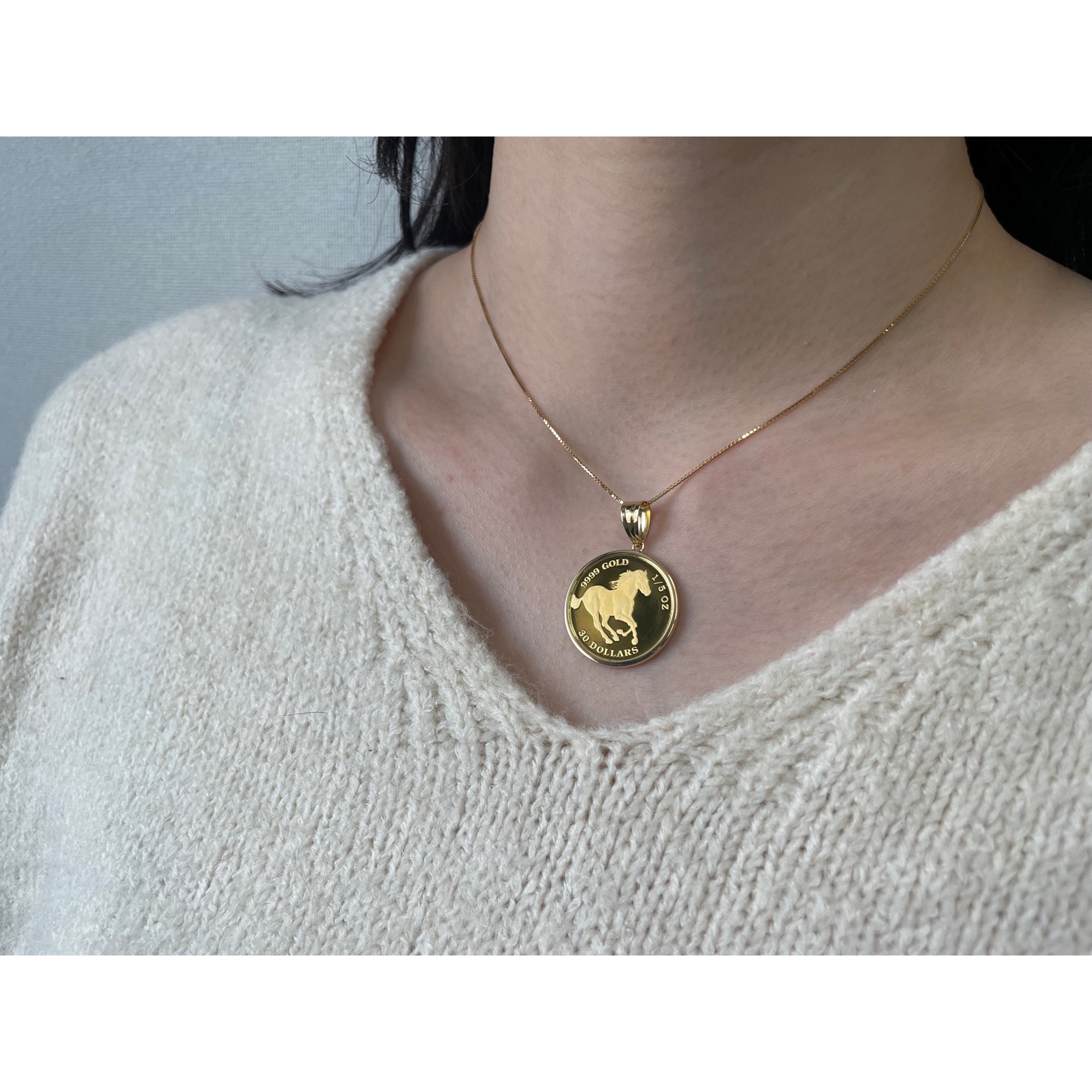 24金エリザベス女王ホースデザイン・18金枠1/5オンスコインネックレス (ベネチアン) 【133918】 商品サムネイル