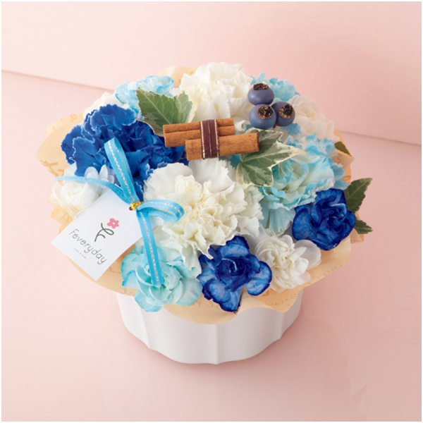 【母の日】welzoFLOWER カーネーションアレンジ「ブルーベリーパフェ」【480589】 商品サムネイル