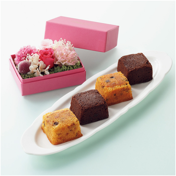 【母の日早得】ホテルオークラ フルーツ&チョコレートケーキとプリザーブドフラワー【480075】 商品画像(1)